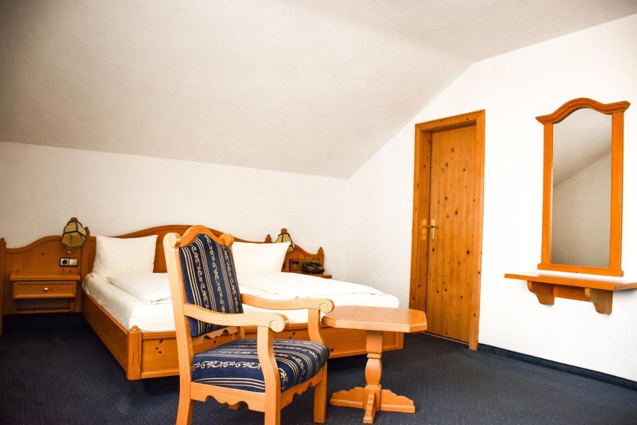Hotel Bergwiesen - Zimmer Mit Balkon Oder Terasse Lohr Dış mekan fotoğraf
