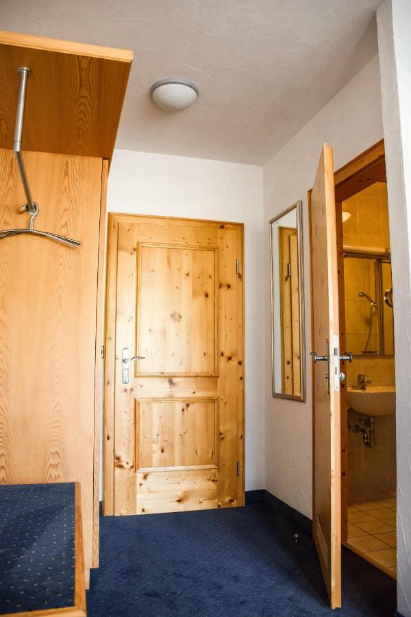 Hotel Bergwiesen - Zimmer Mit Balkon Oder Terasse Lohr Dış mekan fotoğraf
