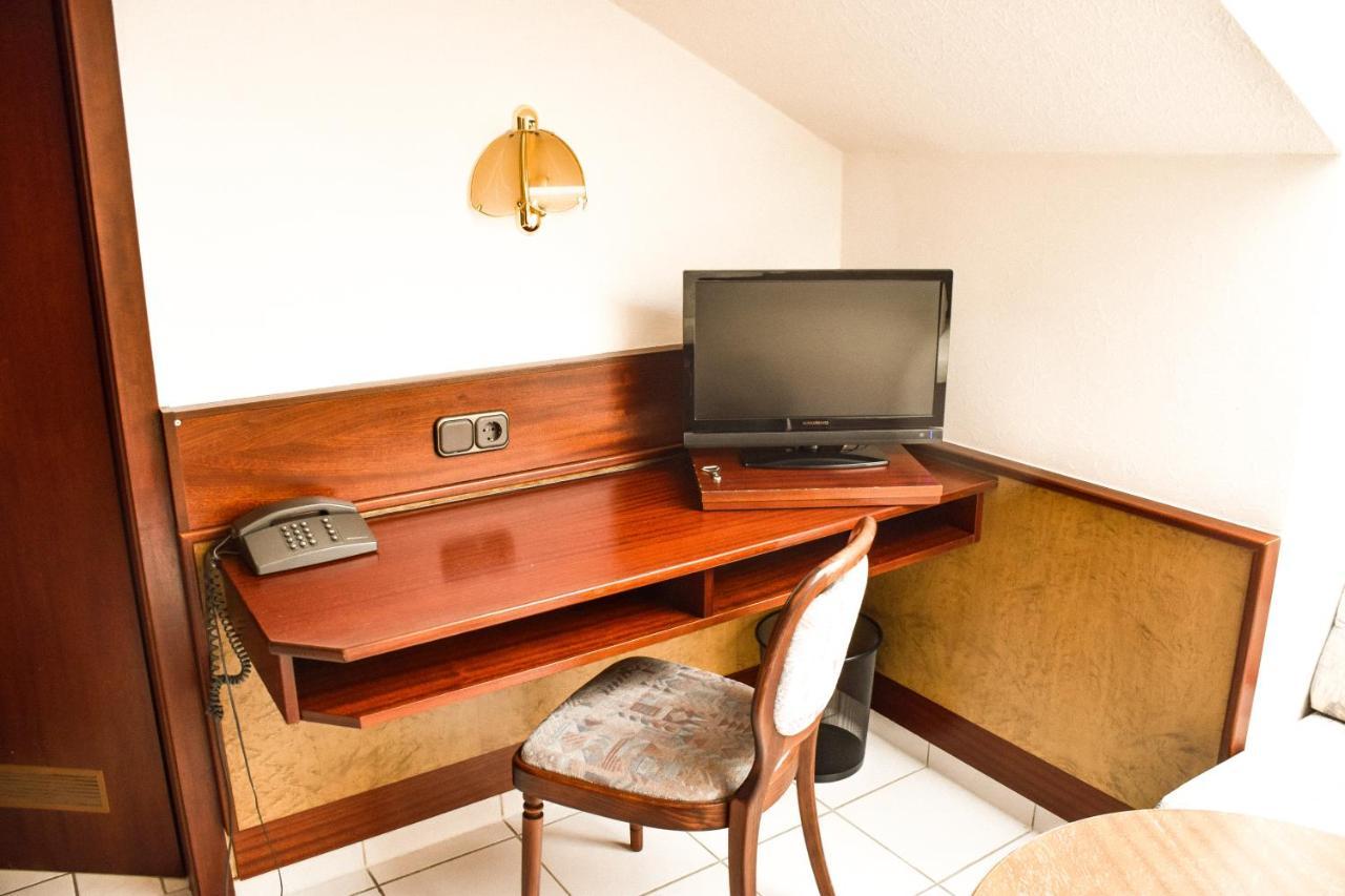 Hotel Bergwiesen - Zimmer Mit Balkon Oder Terasse Lohr Dış mekan fotoğraf