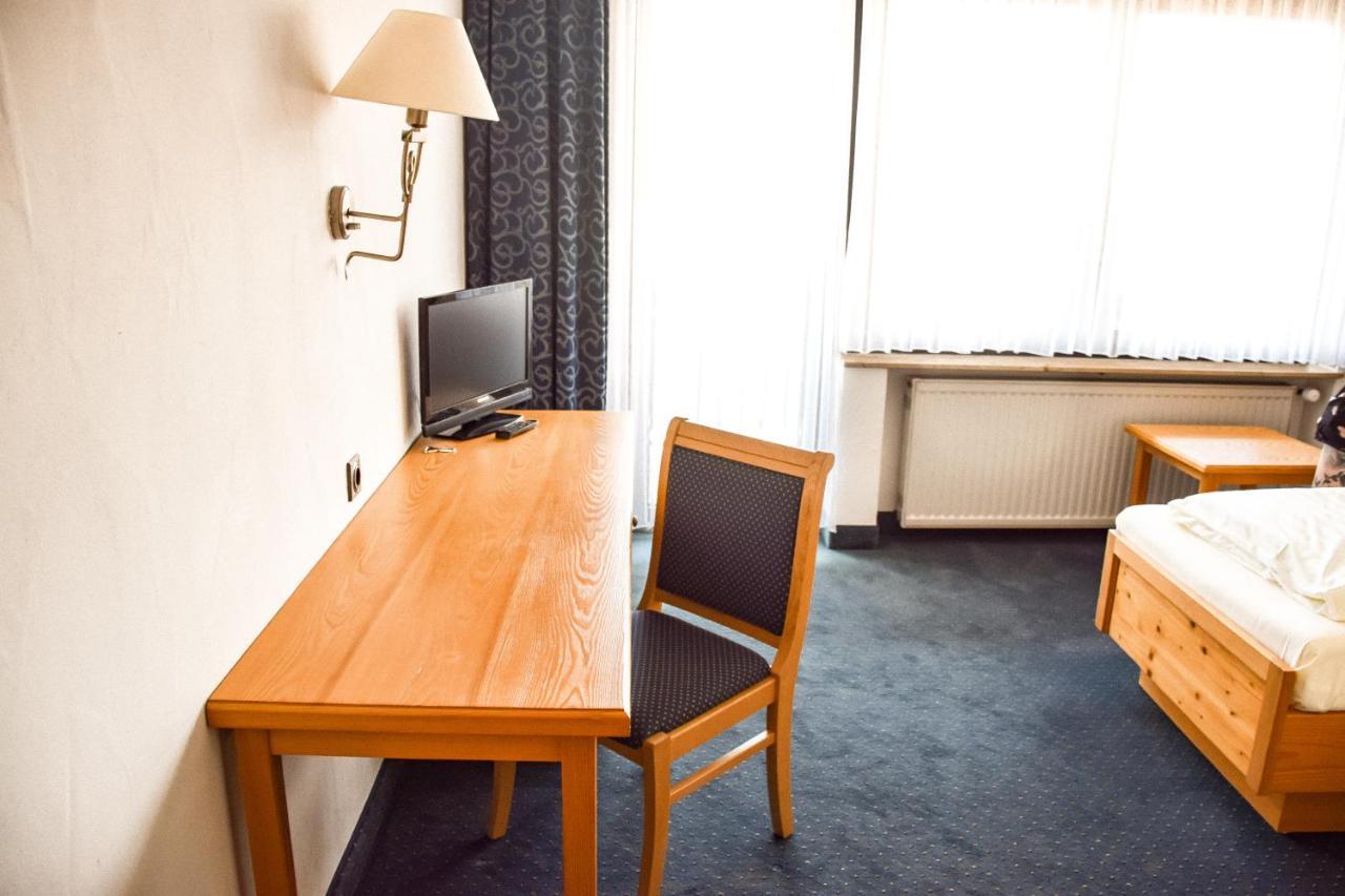 Hotel Bergwiesen - Zimmer Mit Balkon Oder Terasse Lohr Dış mekan fotoğraf