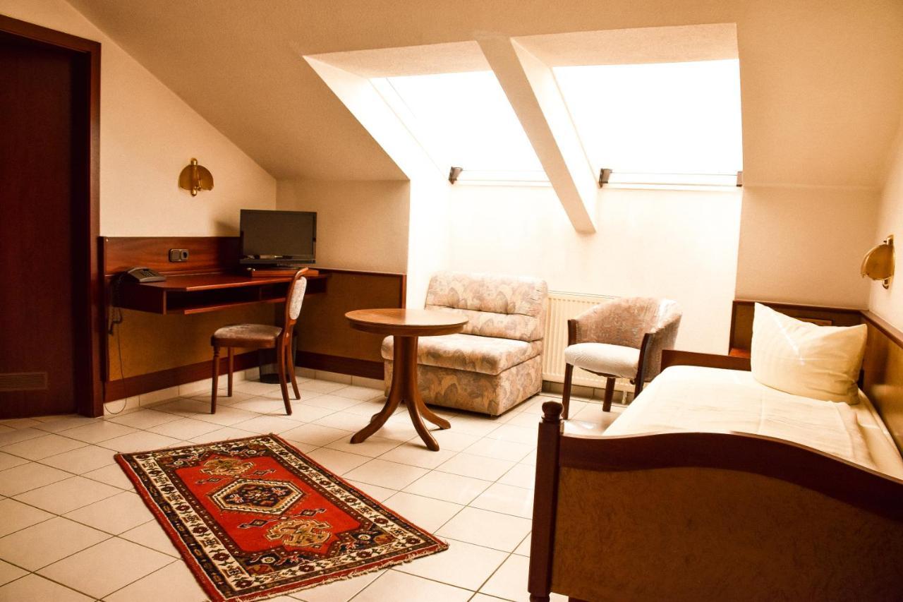 Hotel Bergwiesen - Zimmer Mit Balkon Oder Terasse Lohr Dış mekan fotoğraf