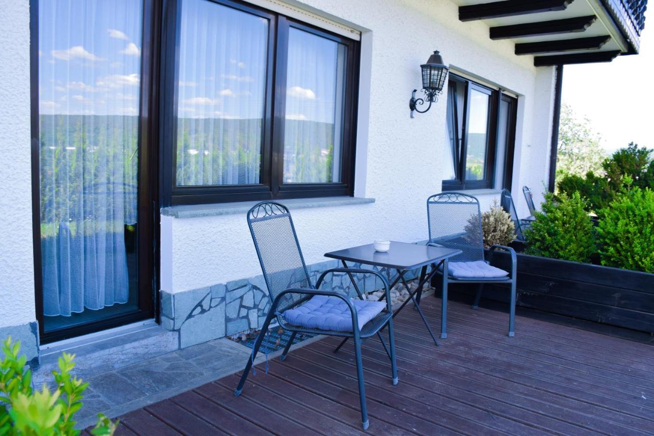 Hotel Bergwiesen - Zimmer Mit Balkon Oder Terasse Lohr Dış mekan fotoğraf