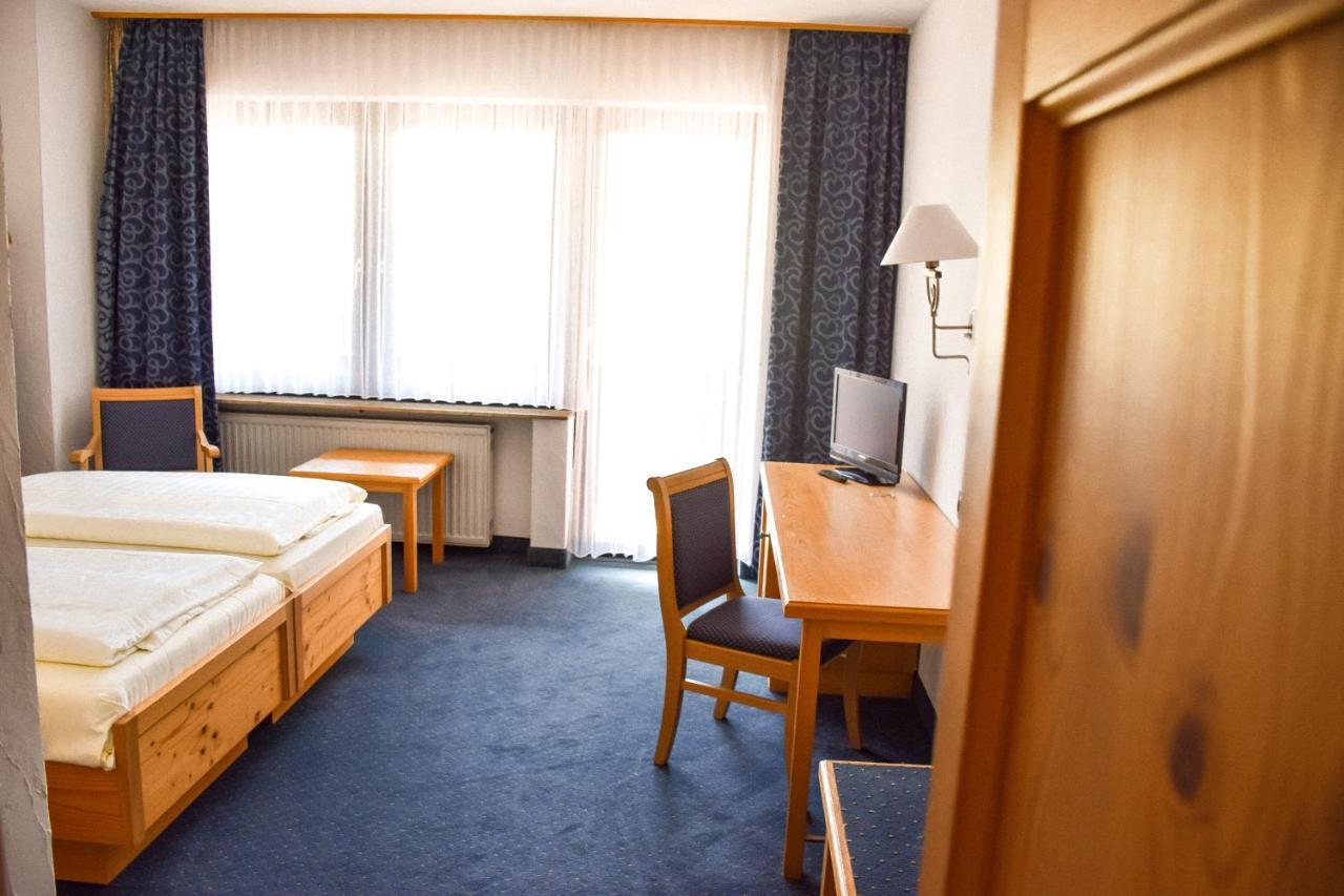 Hotel Bergwiesen - Zimmer Mit Balkon Oder Terasse Lohr Dış mekan fotoğraf